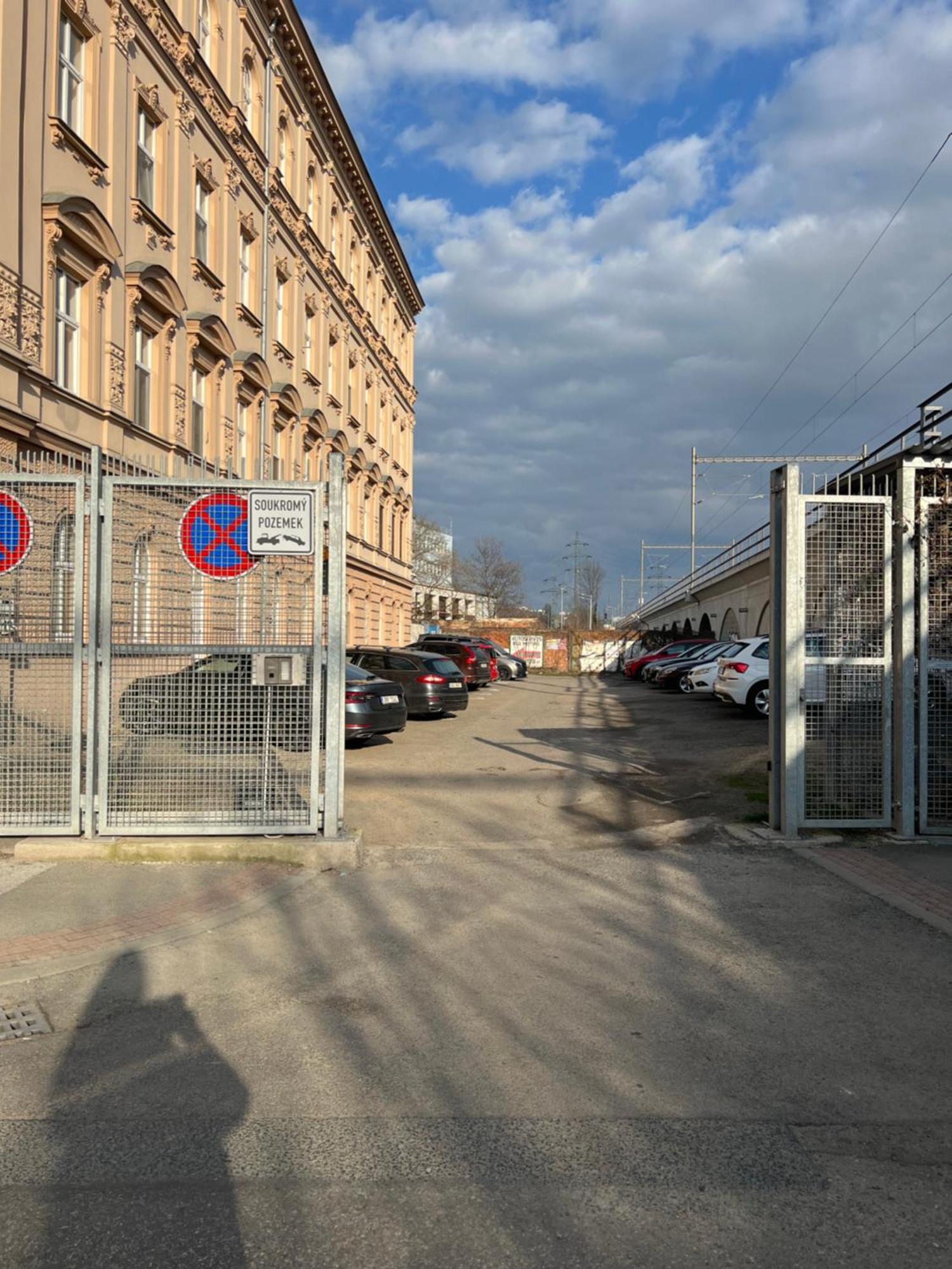 Apartment Plus Parking Brünn Exterior foto
